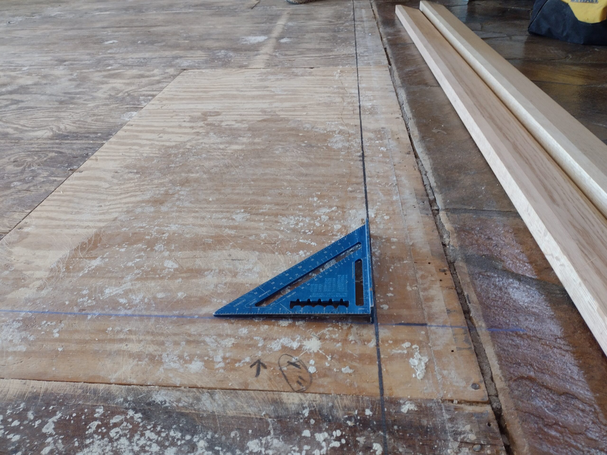 Custom curved stairs installation